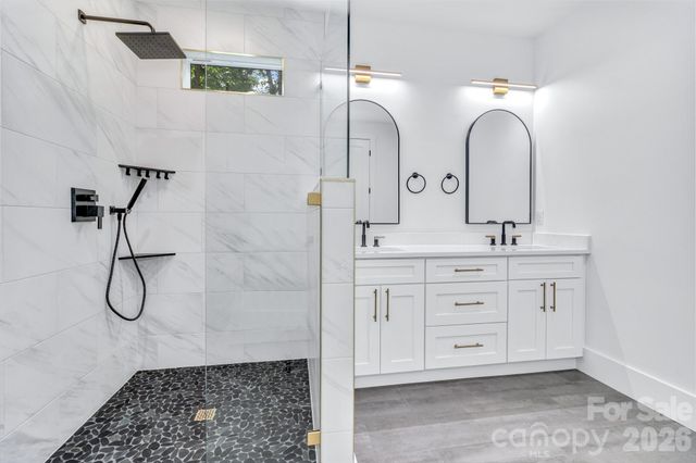 80 Goldenwood Lane, Mills River, NC 28759