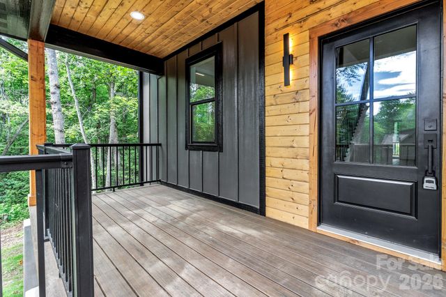 80 Goldenwood Lane, Mills River, NC 28759