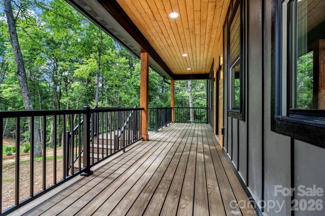 80 Goldenwood Lane, Mills River, NC 28759