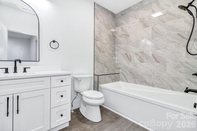 80 Goldenwood Lane, Mills River, NC 28759