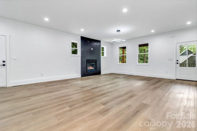 80 Goldenwood Lane, Mills River, NC 28759
