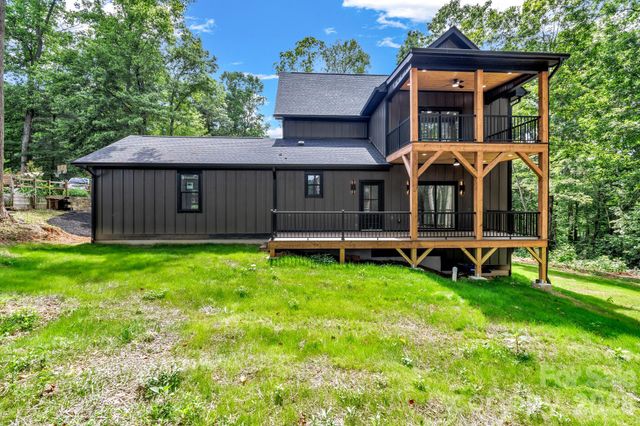80 Goldenwood Lane, Mills River, NC 28759