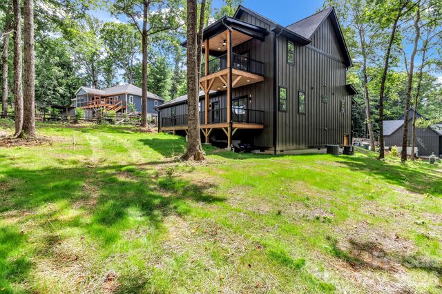80 Goldenwood Lane, Mills River, NC 28759