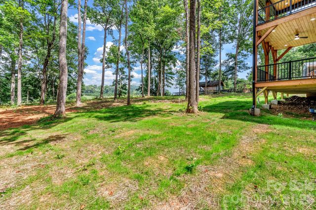 80 Goldenwood Lane, Mills River, NC 28759