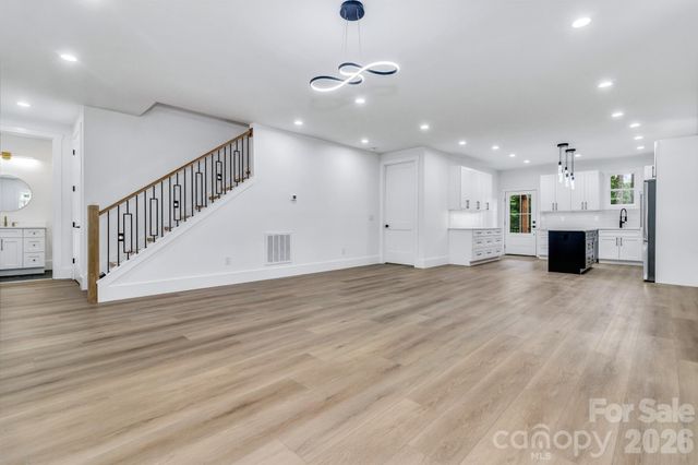 80 Goldenwood Lane, Mills River, NC 28759