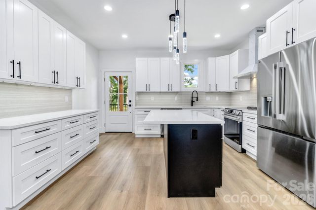 80 Goldenwood Lane, Mills River, NC 28759