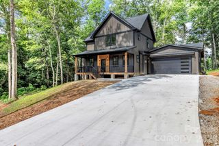 80 Goldenwood Lane, Mills River, NC 28759