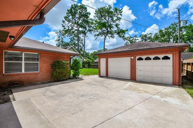 1215 W 31st Street, Houston, TX 77018