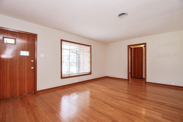 1215 W 31st Street, Houston, TX 77018