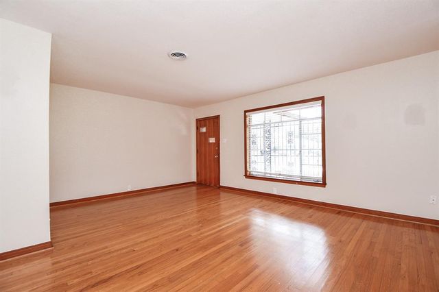 1215 W 31st Street, Houston, TX 77018