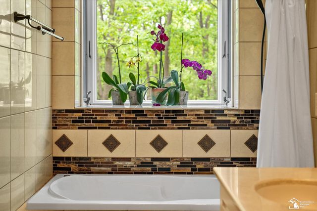 2307 Tecumseh Drive, Cambridge Twp, MI 49230