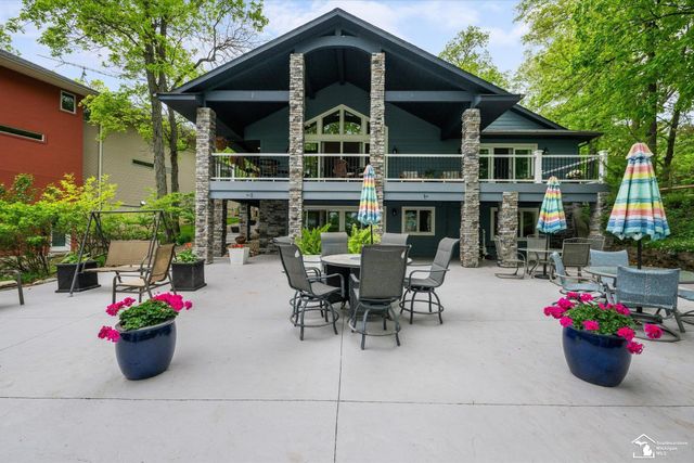 2307 Tecumseh Drive, Cambridge Twp, MI 49230