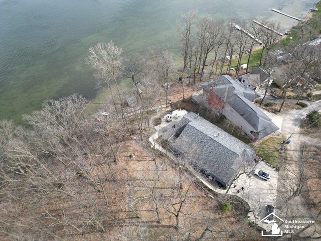 2307 Tecumseh Drive, Cambridge Twp, MI 49230