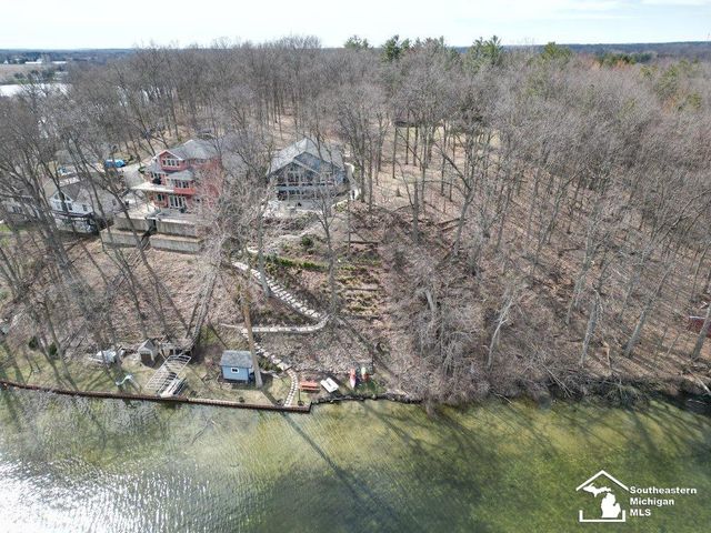 2307 Tecumseh Drive, Cambridge Twp, MI 49230