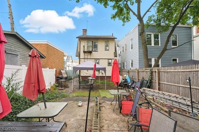 78 Valley St, Newark City, NJ 07106