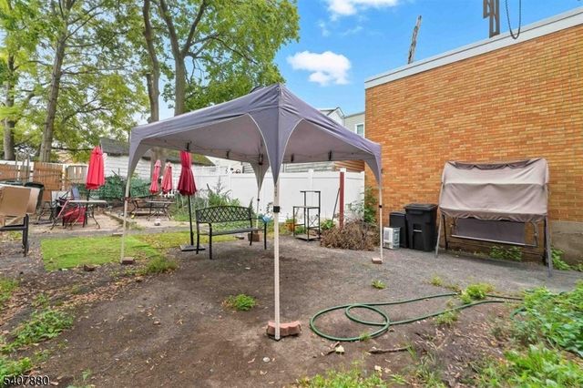 78 Valley St, Newark City, NJ 07106