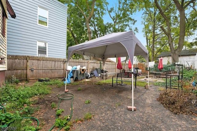 78 Valley St, Newark City, NJ 07106