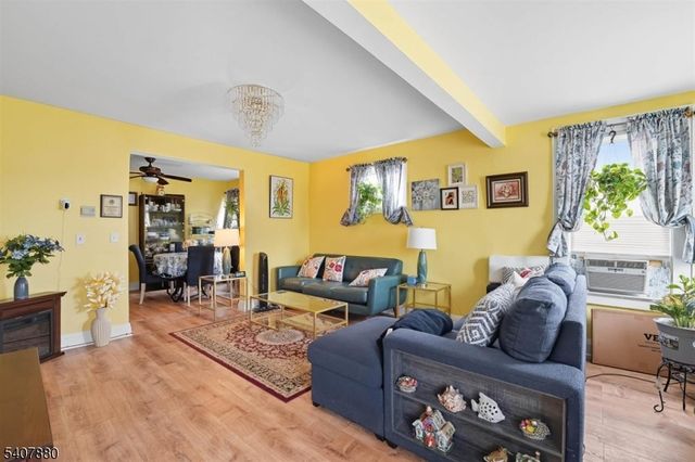 78 Valley St, Newark City, NJ 07106