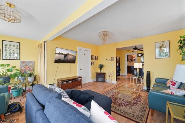 78 Valley St, Newark City, NJ 07106