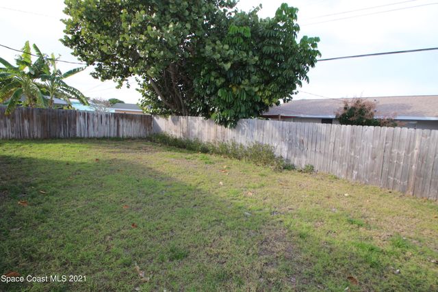 580 Pine Tree Drive, Indialantic, FL 32903