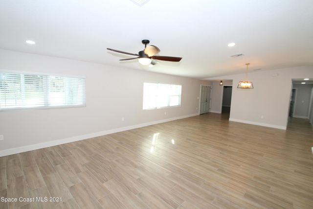 580 Pine Tree Drive, Indialantic, FL 32903