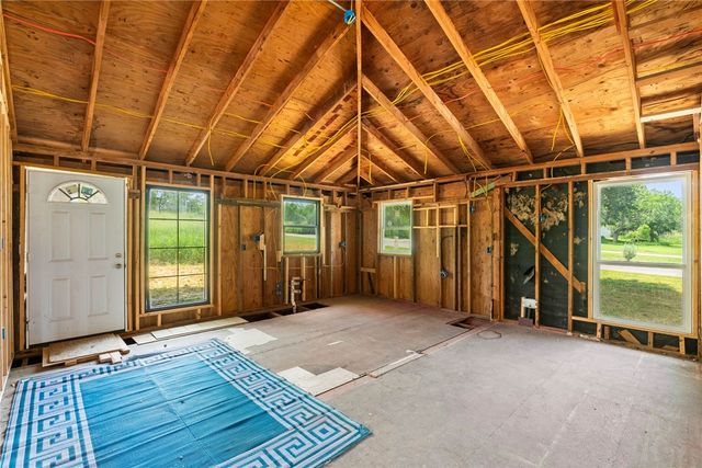 133 Lake St, Mathis, TX 78368