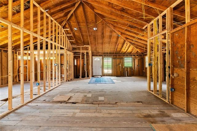 133 Lake St, Mathis, TX 78368