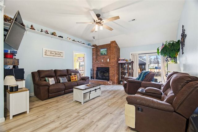 1147 N Fieldstone Avenue, Fayetteville, AR 72704