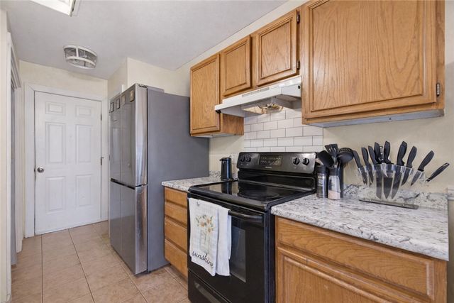 1147 N Fieldstone Avenue, Fayetteville, AR 72704