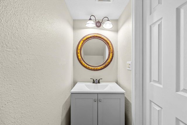 914 Shorewinds Drive B, Fort Pierce, FL 34949