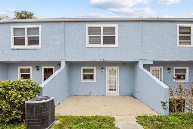 914 Shorewinds Drive B, Fort Pierce, FL 34949