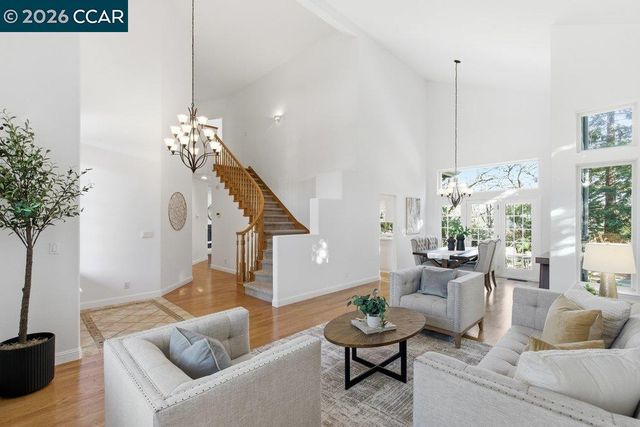 811 Vineyard Ct, Pleasant Hill, CA 94523