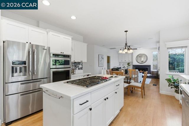 811 Vineyard Ct, Pleasant Hill, CA 94523