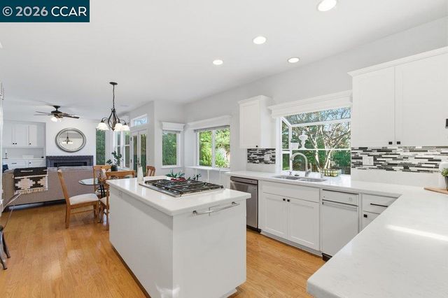 811 Vineyard Ct, Pleasant Hill, CA 94523