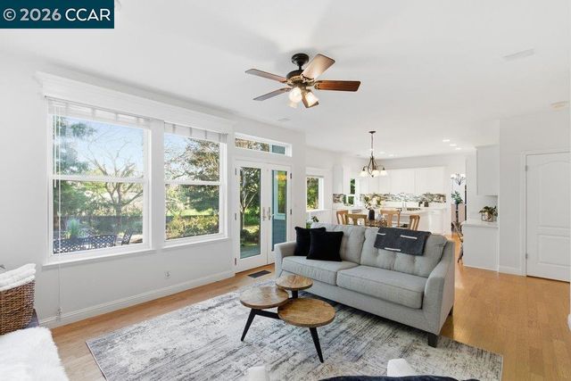 811 Vineyard Ct, Pleasant Hill, CA 94523