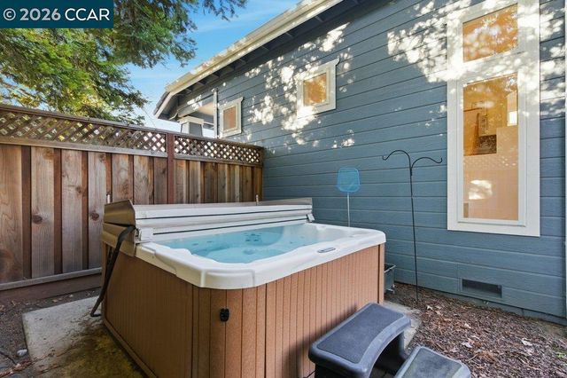 811 Vineyard Ct, Pleasant Hill, CA 94523