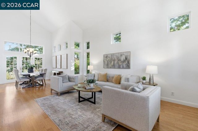 811 Vineyard Ct, Pleasant Hill, CA 94523