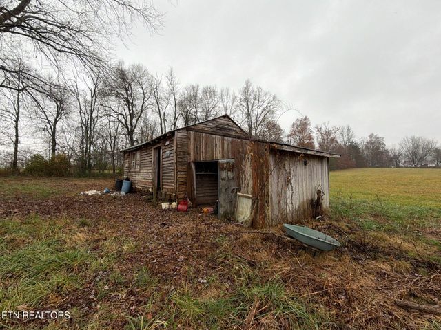 165 Keyes Rd, Crossville, TN 38571