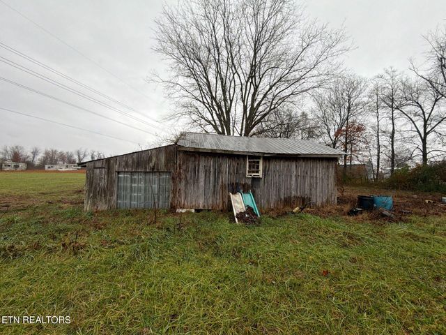 165 Keyes Rd, Crossville, TN 38571