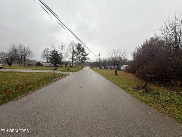 165 Keyes Rd, Crossville, TN 38571