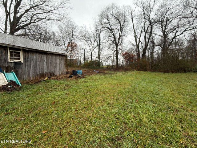 165 Keyes Rd, Crossville, TN 38571