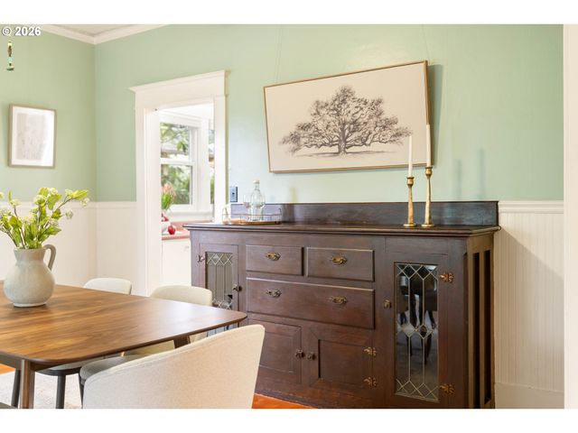 5823 Ne FLANDERS St, Portland, OR 97213