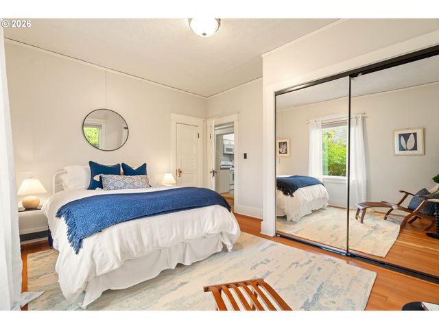 5823 Ne FLANDERS St, Portland, OR 97213