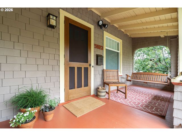 5823 Ne FLANDERS St, Portland, OR 97213