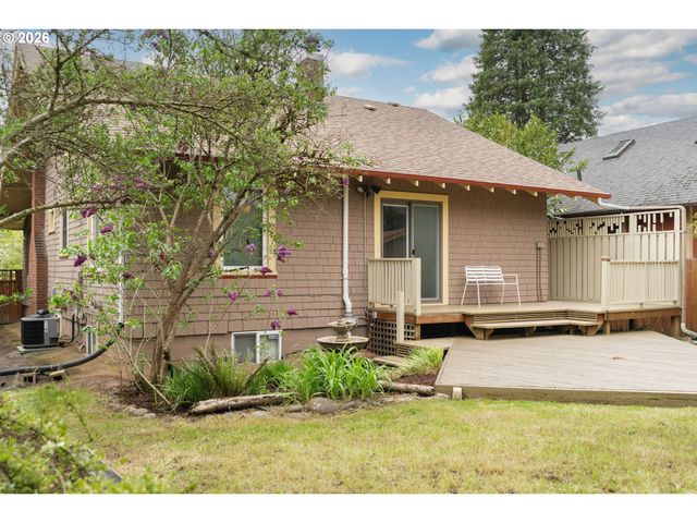 5823 Ne FLANDERS St, Portland, OR 97213