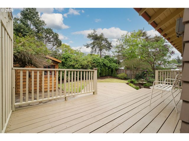 5823 Ne FLANDERS St, Portland, OR 97213