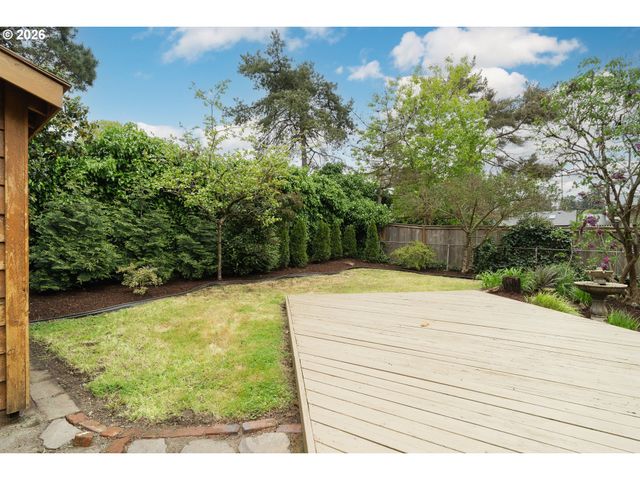 5823 Ne FLANDERS St, Portland, OR 97213