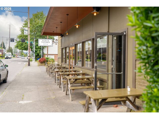 5823 Ne FLANDERS St, Portland, OR 97213