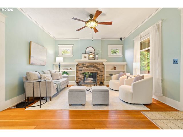 5823 Ne FLANDERS St, Portland, OR 97213