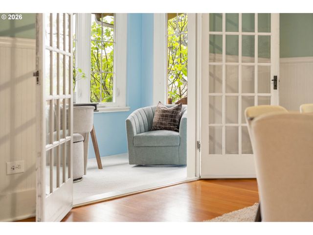 5823 Ne FLANDERS St, Portland, OR 97213